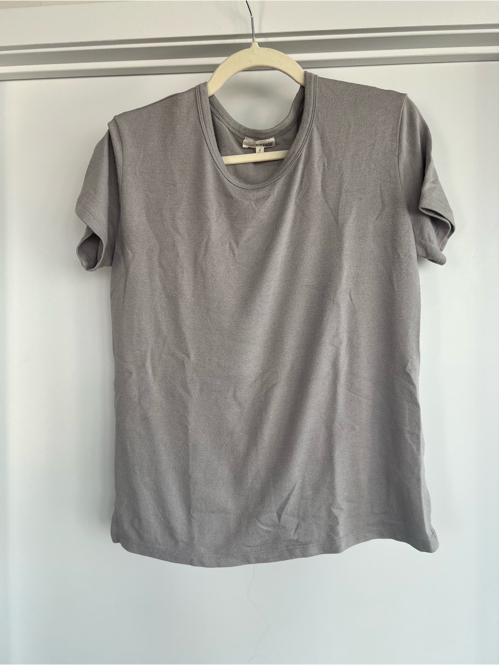 Aritzia Wilfred, Light Gray Tshirt, Size Small